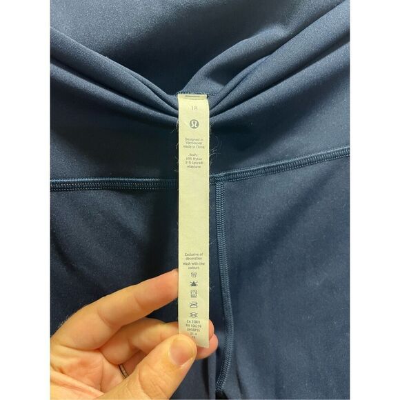 Lululemon Blue Leggings Woman’s Size 18 - Picture 6 of 12